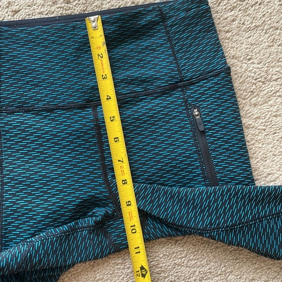 Lululemon Run It Out Tight W’s 4 Black Blue Tiny Geo Print Leggings Activewear - Picture 7 of 12